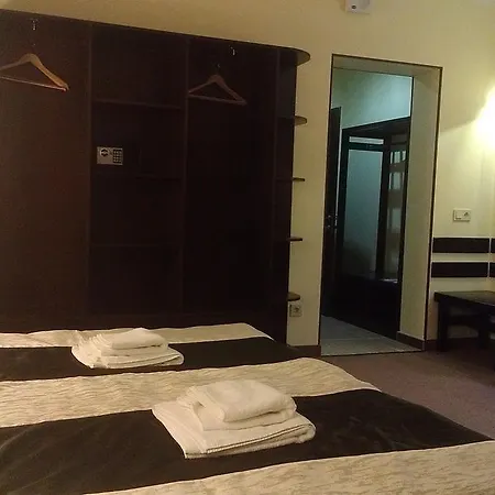 Home Hotel 3* Μπούκοβελ