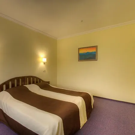 Home Hotel 3*