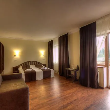 Hotell Home Hotel 3*