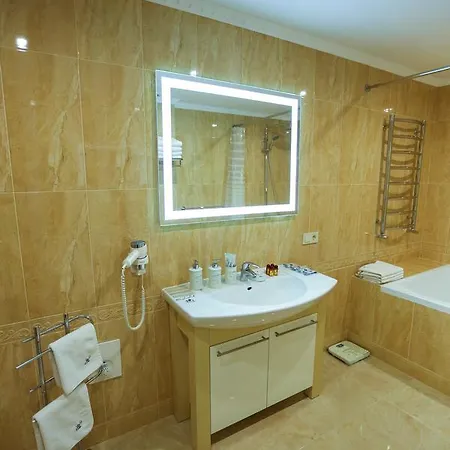 Home Hotel 3*
