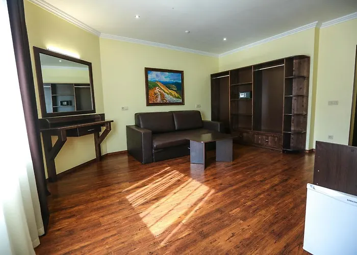 Home Hotel 3*