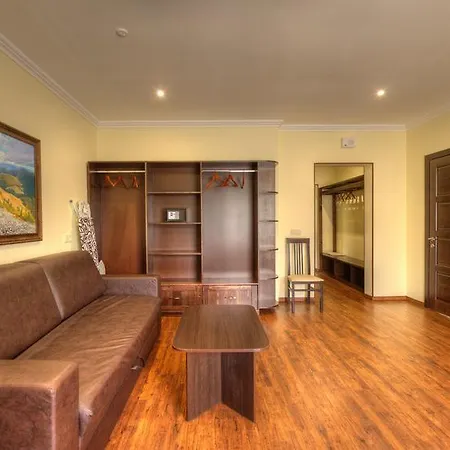 Отель Home Hotel 3*