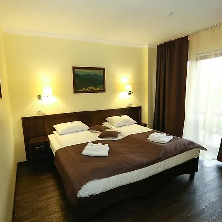 Home Hotel Буковель