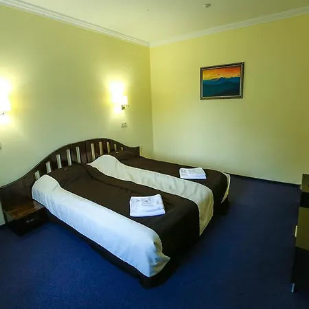 Hotell Home Hotel 3*