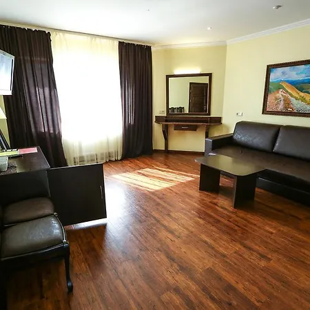 Home Hotel Отель 3*