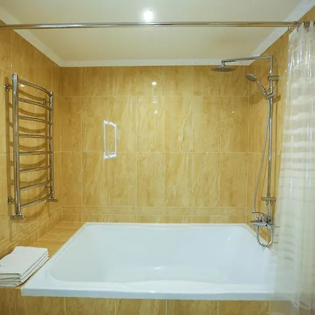 Hotell Home Hotel 3*