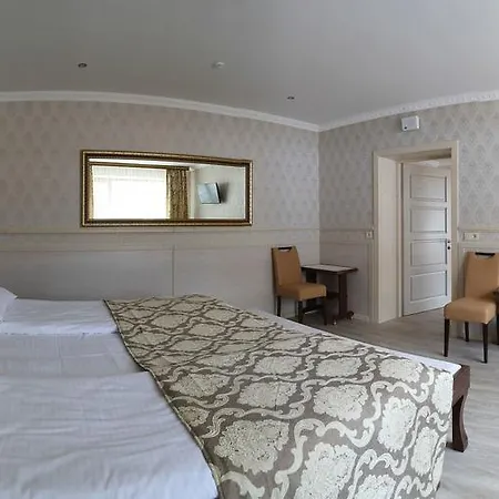 Home Hotel Отель 3*